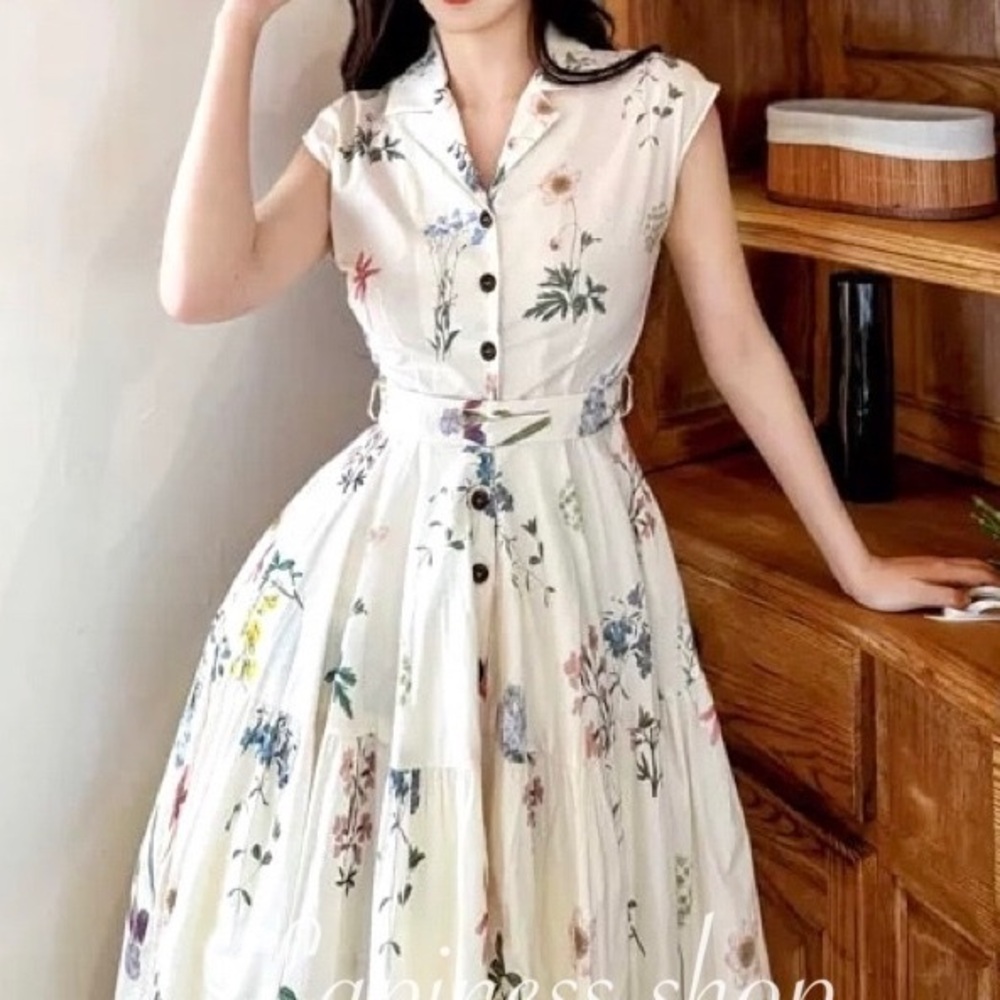 Chic White Floral Midi Dress